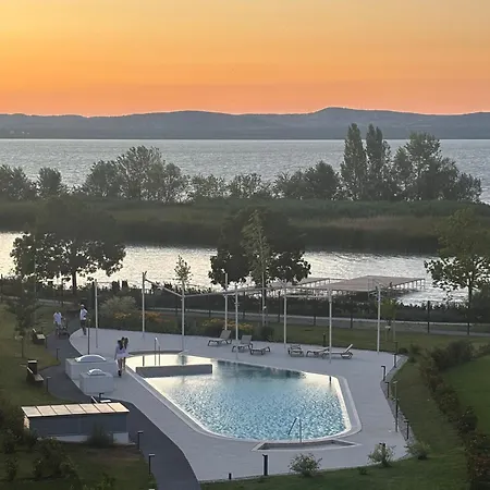 Szemesbay Serenity Lägenhet Balatonszárszó